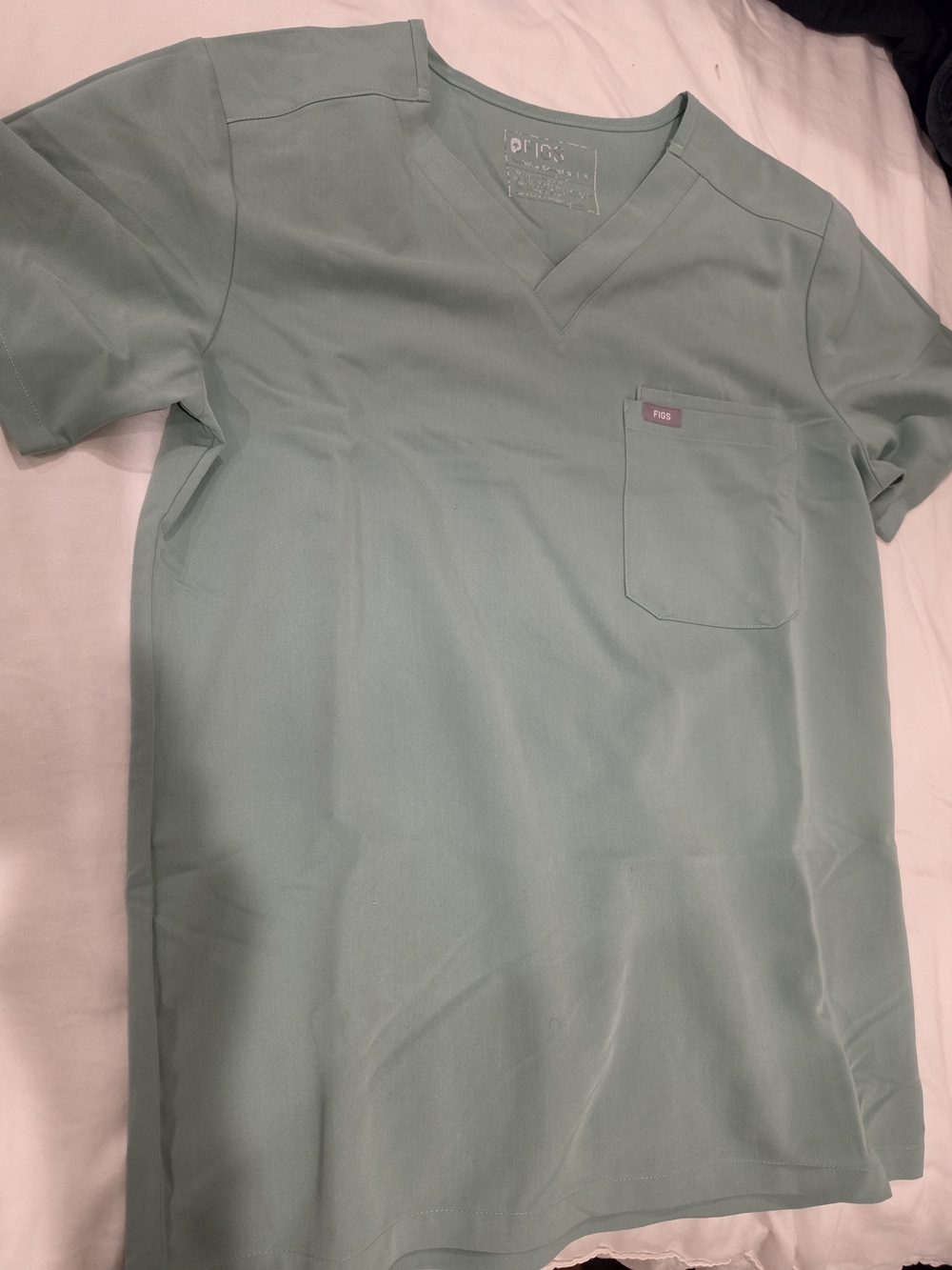 FIGS Men’s V-Neck Top And Jogger Pants in Sage Green